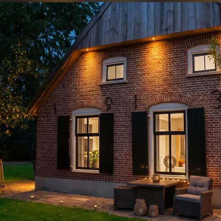 بيت للعطل Logeerderij Het Landleven Met Jacuzzi En Finse Sauna Achterhoek
