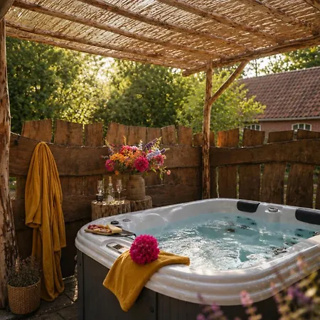 بيت للعطل Logeerderij Het Landleven Met Jacuzzi En Finse Sauna Achterhoek *